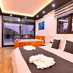 Villa İslamlar 2 Bedroom Secluded With Private Pool Hot Tub