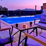 İslamlar 2 Bedroom Secluded With Private Pool Hot Tub *
