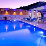 İslamlar 2 Bedroom Secluded With Private Pool Hot Tub Kalkan